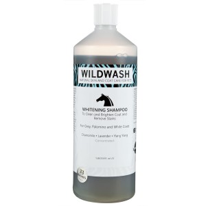 Wybielający szampon dla koni do sierści białej i siwej WildWash Horse (1 L koncentrat)